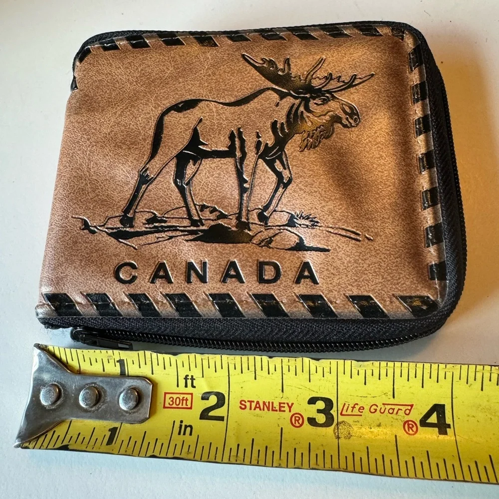 Vintage Moose Canada Vinyl Tan Men’s Zipper Wallet